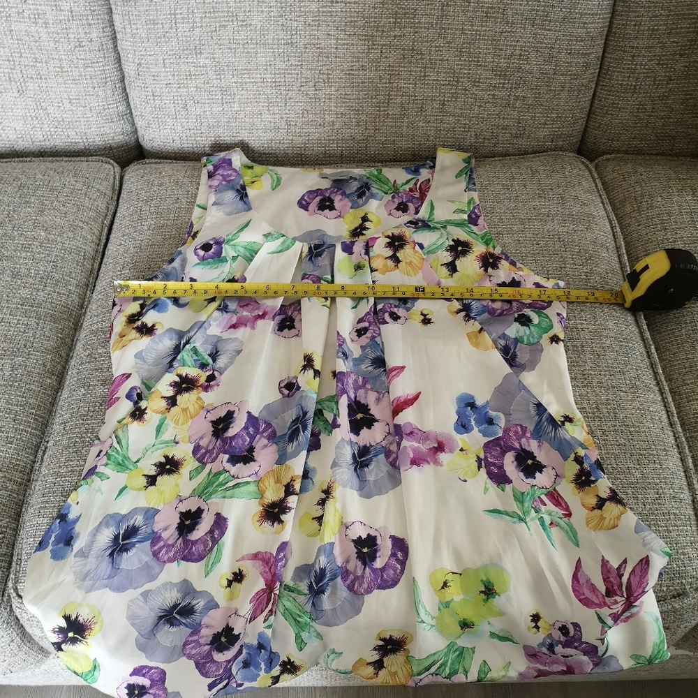 H&M Flower Top - Picture 5 of 6